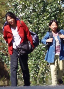 含紧一点h边做边走动视频